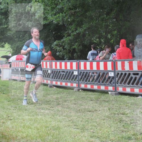 21.06.2025 - 27. Vierlanden-Triathlon KatJ http://msf.ph/oto/8032189 15.06.2025 13:42:33 Ziel 93, 779 meine-sportfotos.de