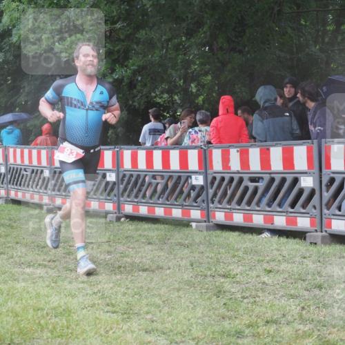 21.06.2025 - 27. Vierlanden-Triathlon KatJ http://msf.ph/oto/8032213 15.06.2025 13:42:33 Ziel 93, 779 meine-sportfotos.de