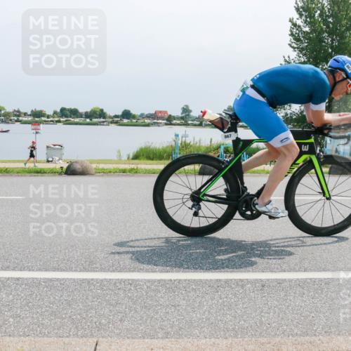 15.06.2025 - 27. Vierlanden-Triathlon H.Heesch http://msf.ph/oto/8032226 15.06.2025 11:36:07 Radfahren  meine-sportfotos.de