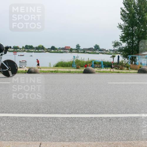 15.06.2025 - 27. Vierlanden-Triathlon H.Heesch http://msf.ph/oto/8032232 15.06.2025 11:36:13 Radfahren 651, 702, 764 meine-sportfotos.de