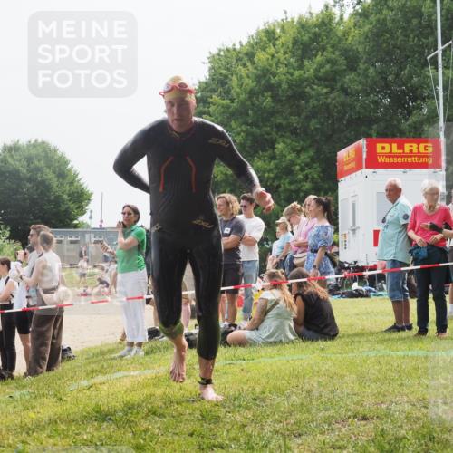 15.06.2025 - 27. Vierlanden-Triathlon KatJ http://msf.ph/oto/8032308 15.06.2025 11:12:17 Schwimmen 785 meine-sportfotos.de