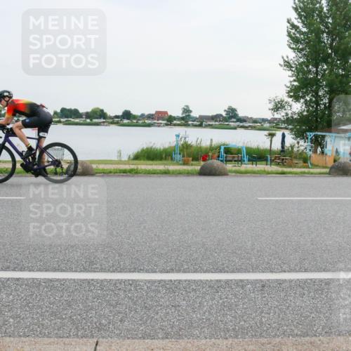 15.06.2025 - 27. Vierlanden-Triathlon H.Heesch http://msf.ph/oto/8032320 15.06.2025 10:39:30 Radfahren 130, 281 meine-sportfotos.de