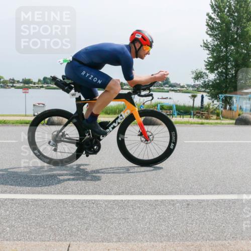 15.06.2025 - 27. Vierlanden-Triathlon H.Heesch http://msf.ph/oto/8032381 15.06.2025 11:36:40 Radfahren 23, 639, 697, 851 meine-sportfotos.de