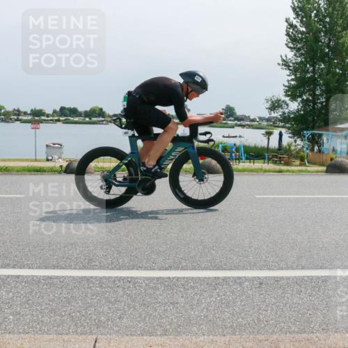 15.06.2025 - 27. Vierlanden-Triathlon H.Heesch http://msf.ph/oto/8032388 15.06.2025 11:36:41 Radfahren 697, 749, 851 meine-sportfotos.de
