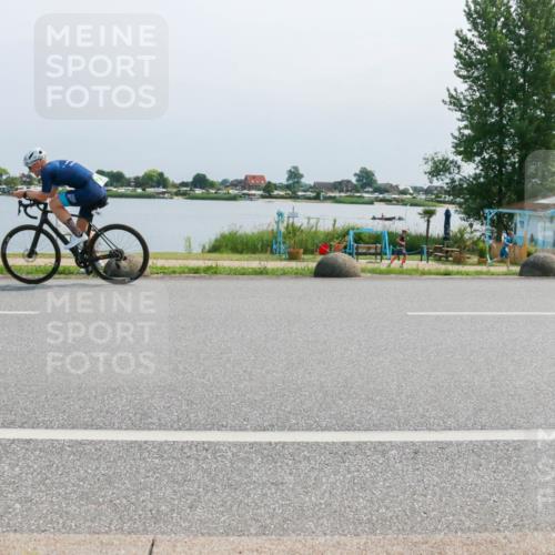 15.06.2025 - 27. Vierlanden-Triathlon H.Heesch http://msf.ph/oto/8032390 15.06.2025 11:36:42 Radfahren 697, 749, 851 meine-sportfotos.de