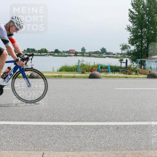 15.06.2025 - 27. Vierlanden-Triathlon H.Heesch http://msf.ph/oto/8032397 15.06.2025 11:36:49 Radfahren 688, 749 meine-sportfotos.de