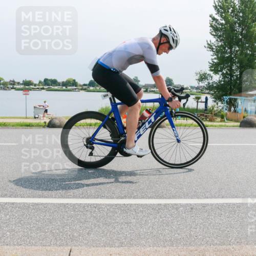 15.06.2025 - 27. Vierlanden-Triathlon H.Heesch http://msf.ph/oto/8032399 15.06.2025 11:36:49 Radfahren 688, 749 meine-sportfotos.de