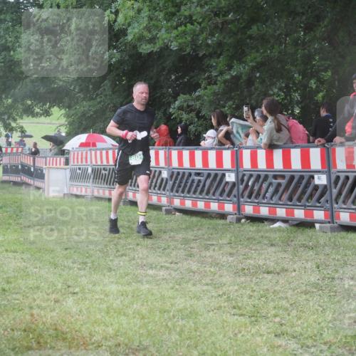21.06.2025 - 27. Vierlanden-Triathlon KatJ http://msf.ph/oto/8032415 15.06.2025 13:43:12 Ziel 720, 801 meine-sportfotos.de