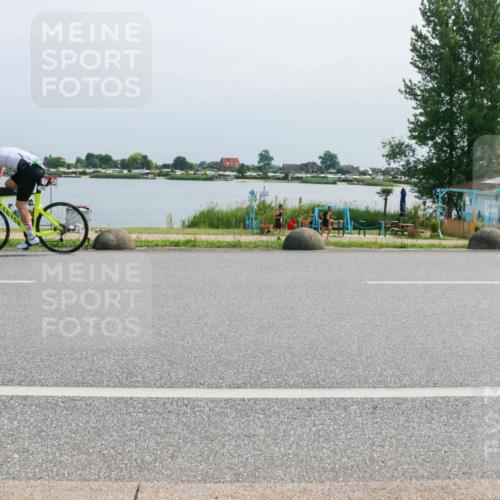 15.06.2025 - 27. Vierlanden-Triathlon H.Heesch http://msf.ph/oto/8032438 15.06.2025 11:37:05 Radfahren 125, 713 meine-sportfotos.de