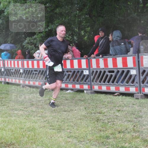 21.06.2025 - 27. Vierlanden-Triathlon KatJ http://msf.ph/oto/8032442 15.06.2025 13:43:13 Ziel 720, 801 meine-sportfotos.de