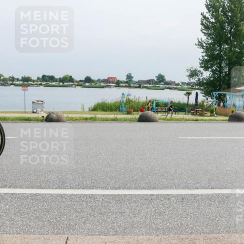 15.06.2025 - 27. Vierlanden-Triathlon H.Heesch http://msf.ph/oto/8032443 15.06.2025 11:37:05 Radfahren 125, 713 meine-sportfotos.de