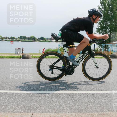 15.06.2025 - 27. Vierlanden-Triathlon H.Heesch http://msf.ph/oto/8032472 15.06.2025 11:37:22 Radfahren 741 meine-sportfotos.de