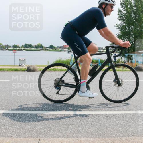 15.06.2025 - 27. Vierlanden-Triathlon H.Heesch http://msf.ph/oto/8032488 15.06.2025 11:37:33 Radfahren 90, 686 meine-sportfotos.de