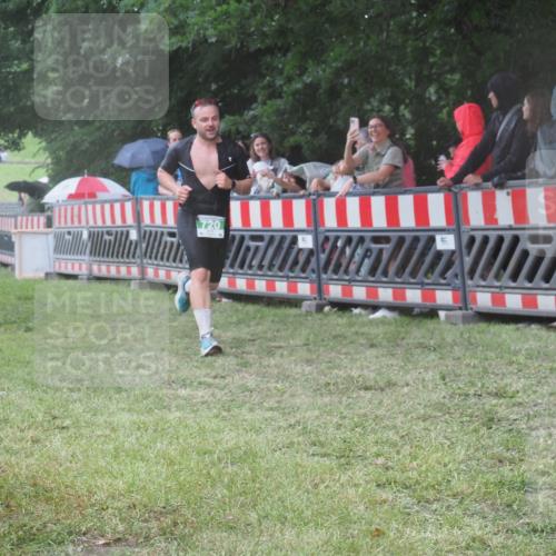 21.06.2025 - 27. Vierlanden-Triathlon KatJ http://msf.ph/oto/8032499 15.06.2025 13:43:20 Ziel 720, 945 meine-sportfotos.de