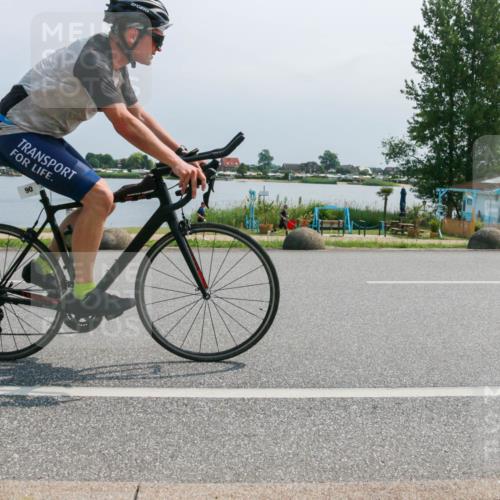 15.06.2025 - 27. Vierlanden-Triathlon H.Heesch http://msf.ph/oto/8032500 15.06.2025 11:37:37 Radfahren 90, 686, 727 meine-sportfotos.de