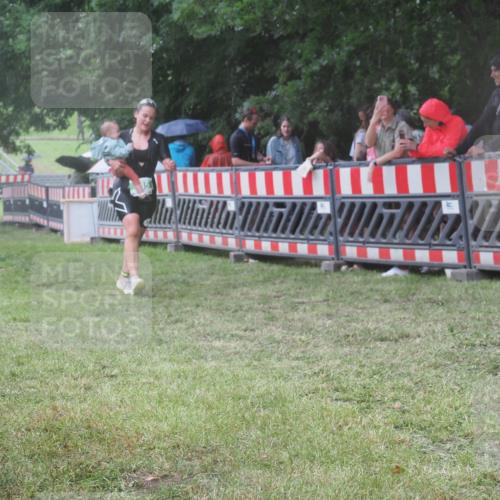 21.06.2025 - 27. Vierlanden-Triathlon KatJ http://msf.ph/oto/8032549 15.06.2025 13:43:24 Ziel 144, 945 meine-sportfotos.de