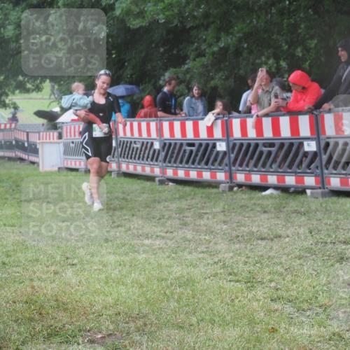 21.06.2025 - 27. Vierlanden-Triathlon KatJ http://msf.ph/oto/8032553 15.06.2025 13:43:24 Ziel 144, 945 meine-sportfotos.de