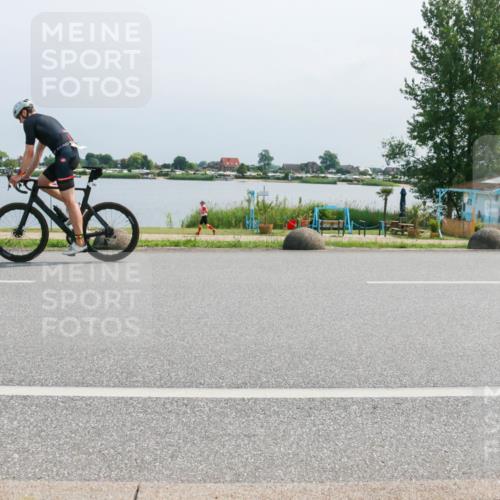 21.06.2025 - 27. Vierlanden-Triathlon H.Heesch http://msf.ph/oto/8032603 15.06.2025 11:38:25 Radfahren 226, 246, 761 meine-sportfotos.de