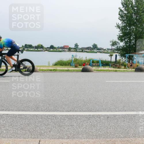 21.06.2025 - 27. Vierlanden-Triathlon H.Heesch http://msf.ph/oto/8032662 15.06.2025 11:38:32 Radfahren 174, 677, 718, 761 meine-sportfotos.de