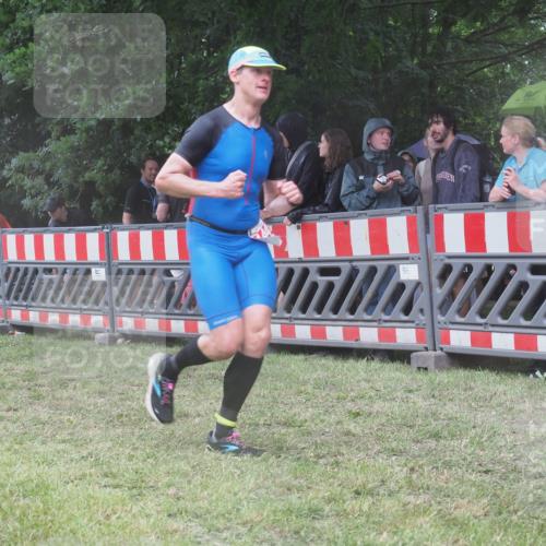 21.06.2025 - 27. Vierlanden-Triathlon KatJ http://msf.ph/oto/8032735 15.06.2025 13:43:32 Ziel 144 meine-sportfotos.de