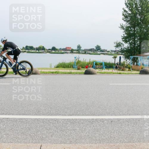 15.06.2025 - 27. Vierlanden-Triathlon H.Heesch http://msf.ph/oto/8032760 15.06.2025 11:38:53 Radfahren 744, 755 meine-sportfotos.de