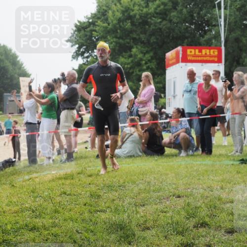 15.06.2025 - 27. Vierlanden-Triathlon KatJ http://msf.ph/oto/8032791 15.06.2025 11:14:09 Schwimmen 800, 904, 920, 952, 962 meine-sportfotos.de