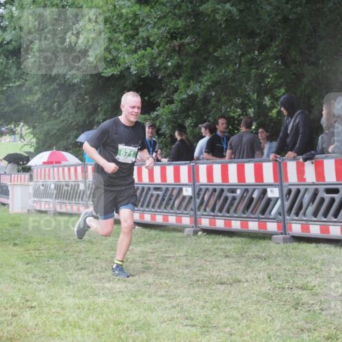 21.06.2025 - 27. Vierlanden-Triathlon KatJ http://msf.ph/oto/8032793 15.06.2025 13:43:49 Ziel 655, 671 meine-sportfotos.de