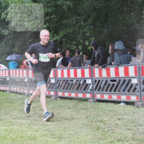 21.06.2025 - 27. Vierlanden-Triathlon KatJ http://msf.ph/oto/8032805 15.06.2025 13:43:50 Ziel 655, 671 meine-sportfotos.de