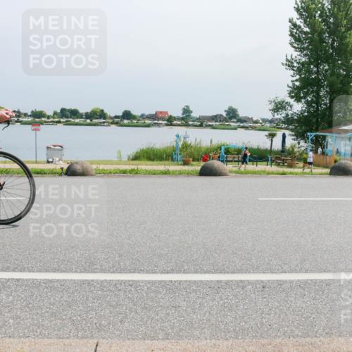 15.06.2025 - 27. Vierlanden-Triathlon H.Heesch http://msf.ph/oto/8032824 15.06.2025 11:39:17 Radfahren 220, 641, 667, 723, 746, 808 meine-sportfotos.de