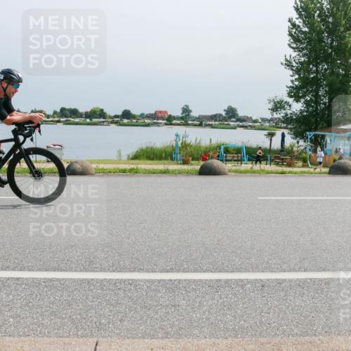 15.06.2025 - 27. Vierlanden-Triathlon H.Heesch http://msf.ph/oto/8032834 15.06.2025 11:39:17 Radfahren 220, 641, 667, 723, 746, 808 meine-sportfotos.de