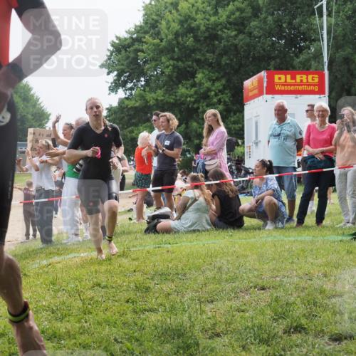 15.06.2025 - 27. Vierlanden-Triathlon KatJ http://msf.ph/oto/8032835 15.06.2025 11:14:12 Schwimmen 800, 904, 920, 952, 962 meine-sportfotos.de