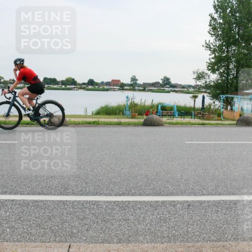 15.06.2025 - 27. Vierlanden-Triathlon H.Heesch http://msf.ph/oto/8032913 15.06.2025 10:40:46 Radfahren 193, 253, 556 meine-sportfotos.de