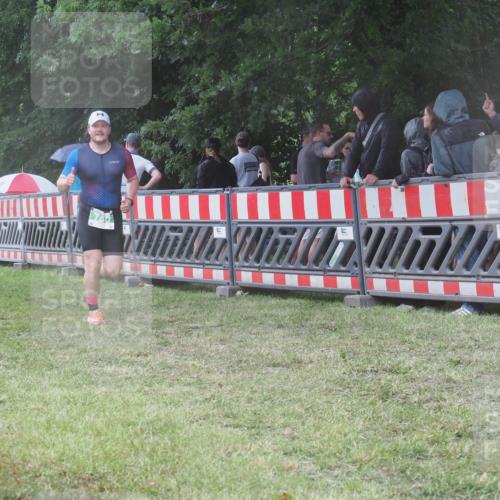 21.06.2025 - 27. Vierlanden-Triathlon KatJ http://msf.ph/oto/8032953 15.06.2025 13:44:21 Ziel 222, 750, 878 meine-sportfotos.de