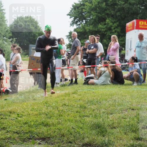15.06.2025 - 27. Vierlanden-Triathlon KatJ http://msf.ph/oto/8032958 15.06.2025 11:14:21 Schwimmen 804, 904, 952, 962 meine-sportfotos.de