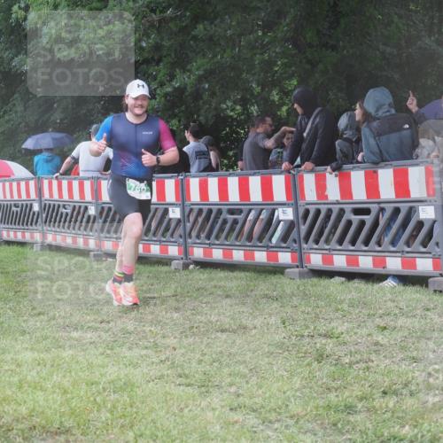 21.06.2025 - 27. Vierlanden-Triathlon KatJ http://msf.ph/oto/8032974 15.06.2025 13:44:21 Ziel 222, 750, 878 meine-sportfotos.de