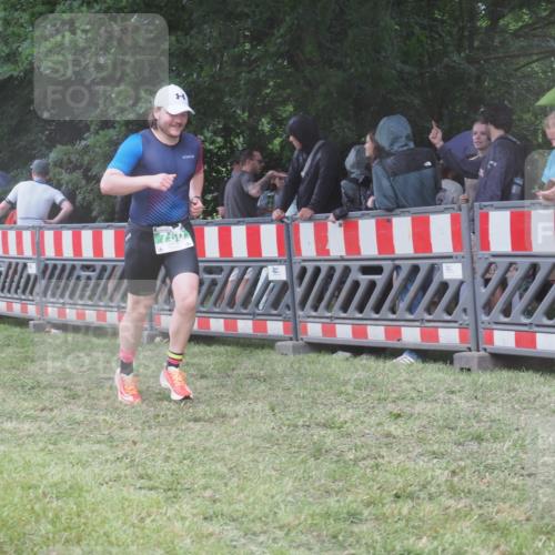 21.06.2025 - 27. Vierlanden-Triathlon KatJ http://msf.ph/oto/8032993 15.06.2025 13:44:21 Ziel 222, 750, 878 meine-sportfotos.de