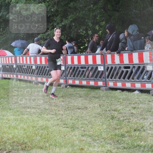 21.06.2025 - 27. Vierlanden-Triathlon KatJ http://msf.ph/oto/8033024 15.06.2025 13:44:24 Ziel 222, 750, 878 meine-sportfotos.de