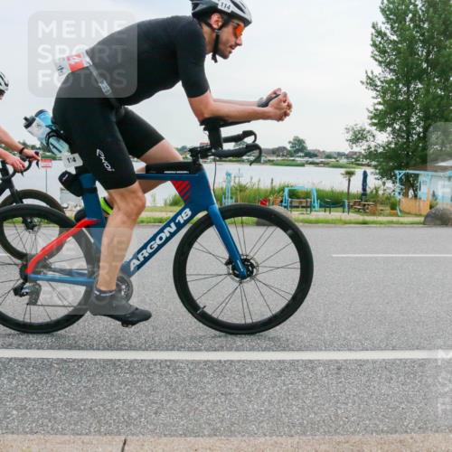 15.06.2025 - 27. Vierlanden-Triathlon H.Heesch http://msf.ph/oto/8033067 15.06.2025 10:41:17 Radfahren 114, 152, 366, 426 meine-sportfotos.de