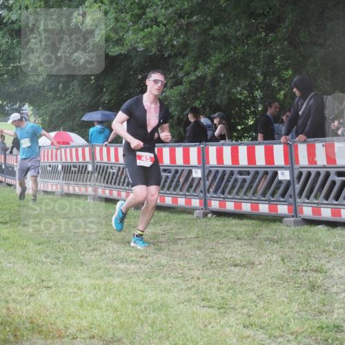 21.06.2025 - 27. Vierlanden-Triathlon KatJ http://msf.ph/oto/8033121 15.06.2025 13:44:34 Ziel 45, 960 meine-sportfotos.de