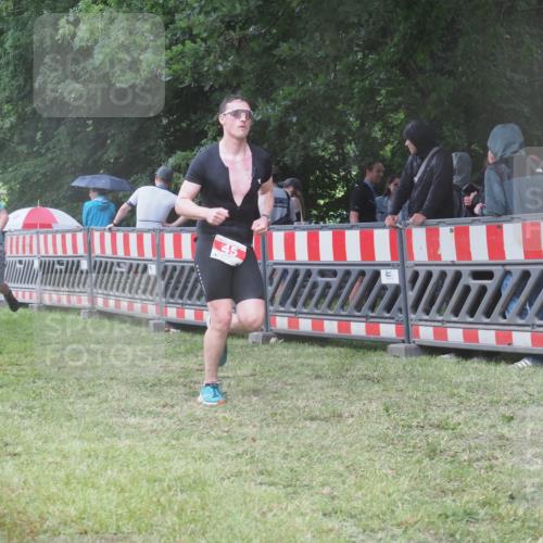 21.06.2025 - 27. Vierlanden-Triathlon KatJ http://msf.ph/oto/8033139 15.06.2025 13:44:35 Ziel 45, 960 meine-sportfotos.de