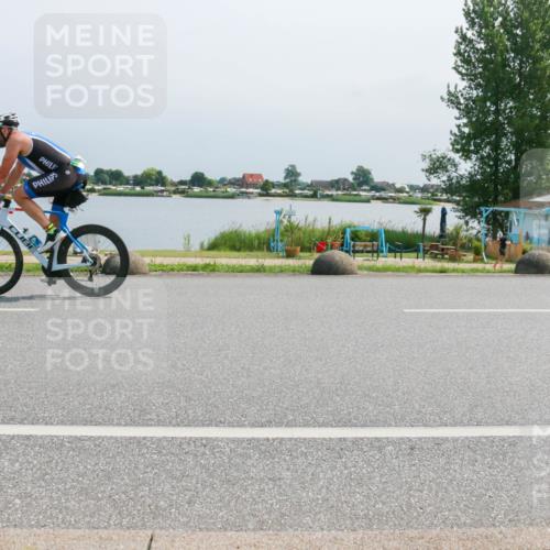 15.06.2025 - 27. Vierlanden-Triathlon H.Heesch http://msf.ph/oto/8033154 15.06.2025 11:40:02 Radfahren 654, 685, 743 meine-sportfotos.de