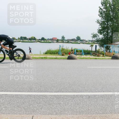 15.06.2025 - 27. Vierlanden-Triathlon H.Heesch http://msf.ph/oto/8033197 15.06.2025 11:40:08 Radfahren 685, 774 meine-sportfotos.de