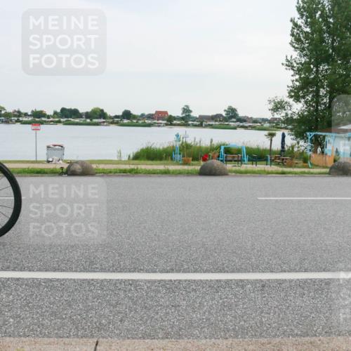 15.06.2025 - 27. Vierlanden-Triathlon H.Heesch http://msf.ph/oto/8033284 15.06.2025 10:41:36 Radfahren 106, 109, 127, 142, 198, 436 meine-sportfotos.de