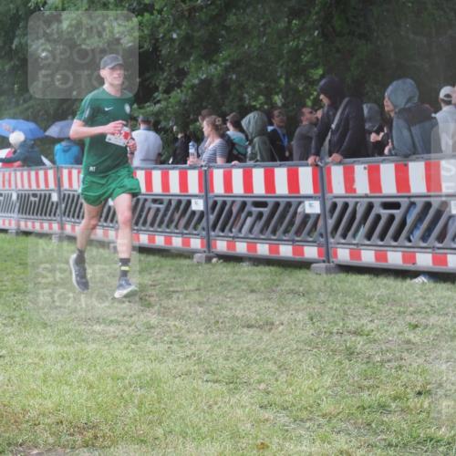 21.06.2025 - 27. Vierlanden-Triathlon KatJ http://msf.ph/oto/8033314 15.06.2025 13:44:55 Ziel 82, 811, 1114 meine-sportfotos.de