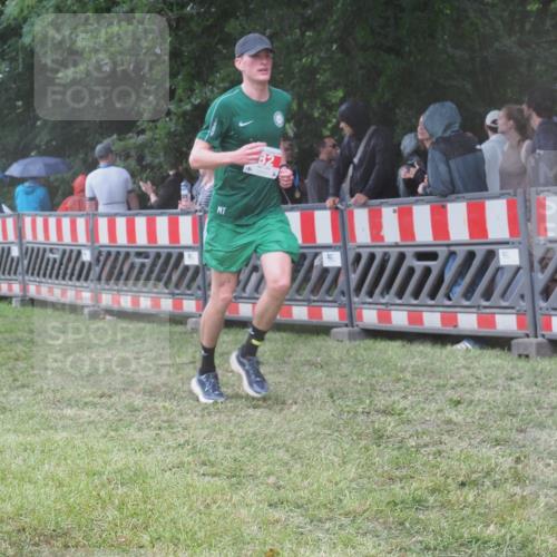 21.06.2025 - 27. Vierlanden-Triathlon KatJ http://msf.ph/oto/8033320 15.06.2025 13:44:56 Ziel 82, 811, 1114 meine-sportfotos.de