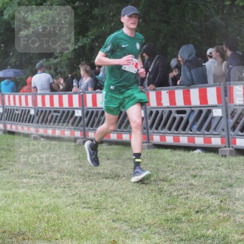 21.06.2025 - 27. Vierlanden-Triathlon KatJ http://msf.ph/oto/8033325 15.06.2025 13:44:56 Ziel 82, 811, 1114 meine-sportfotos.de