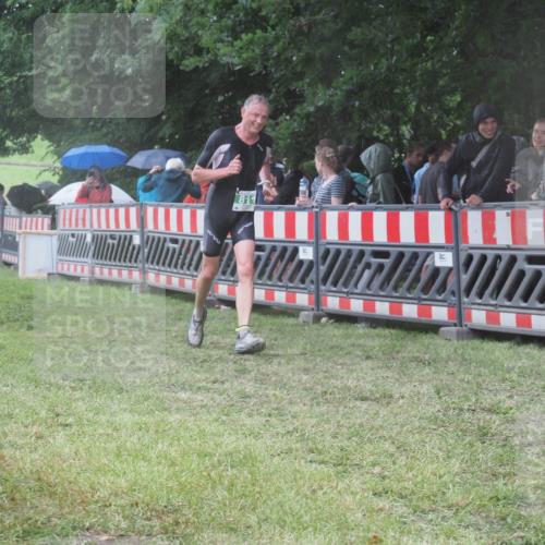 21.06.2025 - 27. Vierlanden-Triathlon KatJ http://msf.ph/oto/8033346 15.06.2025 13:45:02 Ziel 811, 881, 930, 956, 1114 meine-sportfotos.de