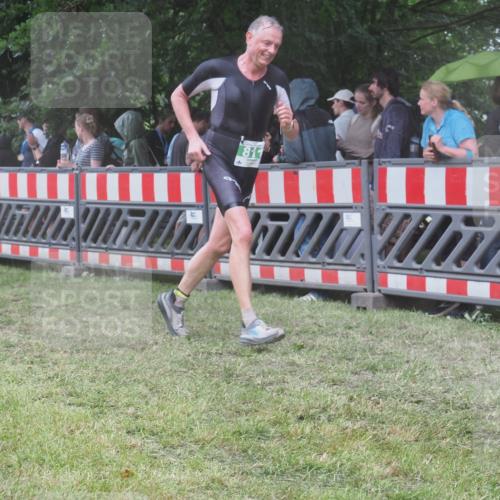 21.06.2025 - 27. Vierlanden-Triathlon KatJ http://msf.ph/oto/8033362 15.06.2025 13:45:03 Ziel 811, 881, 930, 956, 1114 meine-sportfotos.de