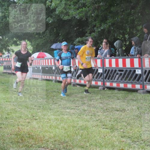 21.06.2025 - 27. Vierlanden-Triathlon KatJ http://msf.ph/oto/8033387 15.06.2025 13:45:08 Ziel 849, 881, 930, 956 meine-sportfotos.de