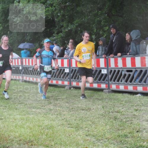21.06.2025 - 27. Vierlanden-Triathlon KatJ http://msf.ph/oto/8033397 15.06.2025 13:45:08 Ziel 849, 881, 930, 956 meine-sportfotos.de
